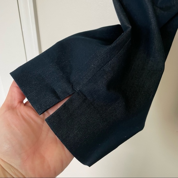 Dockers Collection Blue Mid-Rise Curvy Capri Pants. Size 10P - Picture 8 of 10